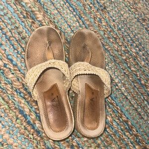 USED - Size 8 Sbicca Sandals